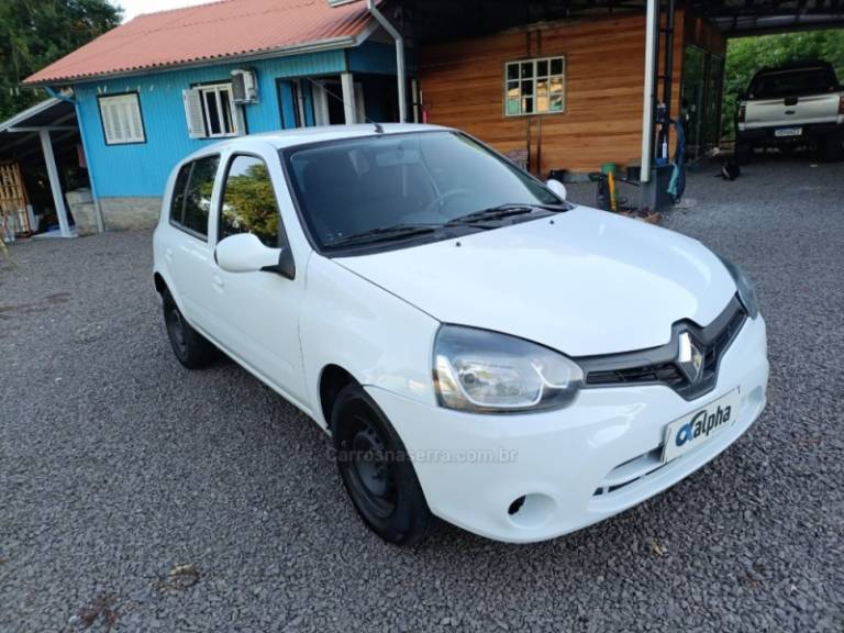 RENAULT - CLIO - 2015/2016 - Branca - R$ 33.900,00