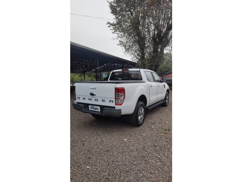 FORD - RANGER - 2018/2019 - Branca - R$ 137.900,00