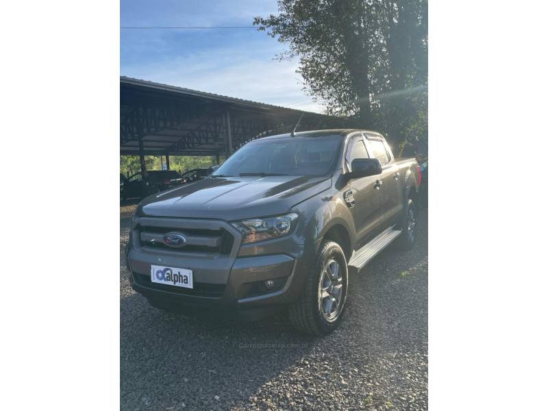 FORD - RANGER - 2018/2019 - Cinza - R$ 133.900,00